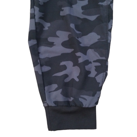 Apana Women's Lightweight Camo‎ Joggers Size: Medium - Picture 6 of 9